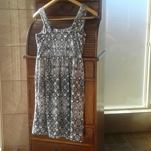 Sundress - Picture 2 of 5